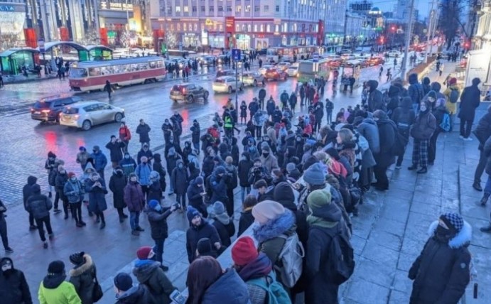 В российских городах начались антивоенные митинги (ФОТО, ВИДЕО)