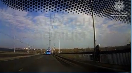 Инцидент на мосту: в Николаеве спасли женщину от самоубийства (ВИДЕО)