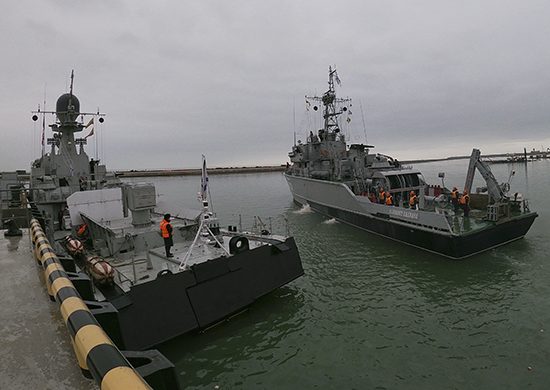 В Каспийском море проходят учения российских ракетных кораблей (ФОТО)