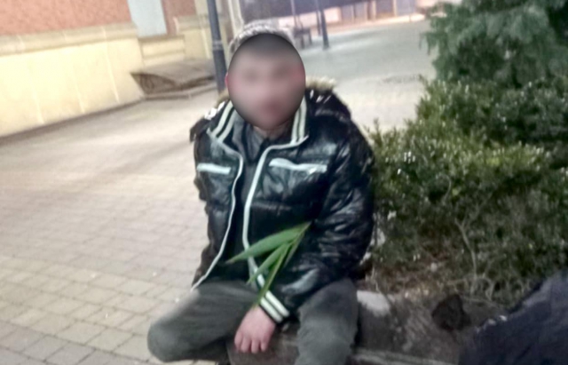 В Ужгороде задержали разыскиваемого мужчину с пакетиком наркотиков (ФОТО)