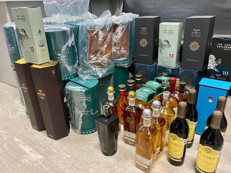 В аэропорту «Борисполь» задержали партию элитного алкоголя на миллион гривен (ФОТО)