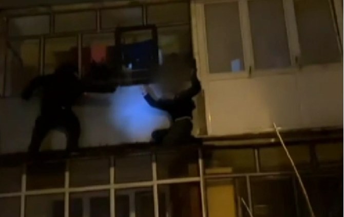Во Львове полиция арестовала неудачливого вора прямо на балконе (ФОТО, ВИДЕО)