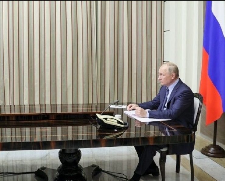 Путин заявил, что РФ готова к переговорам по Украине, но без участия Киева