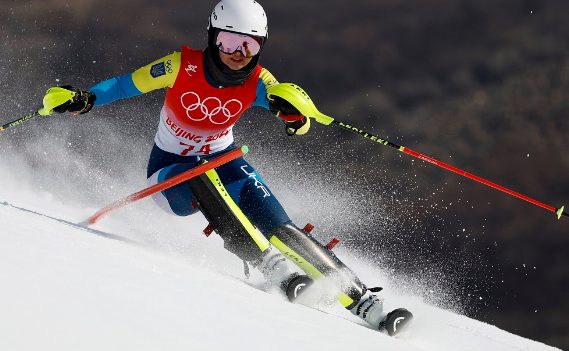 На Олимпиаде украинская лыжница сошла с дистанции (ВИДЕО)