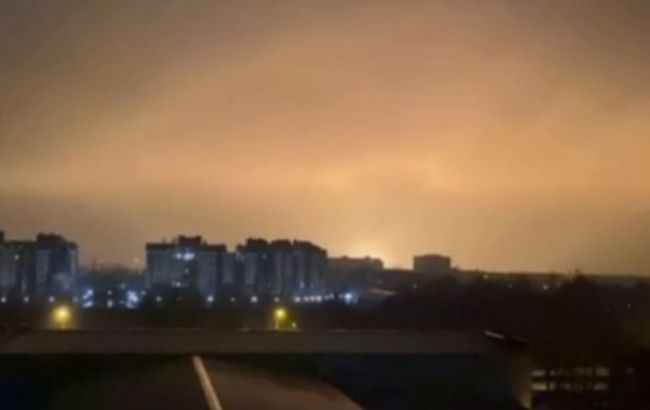 В Луганске прогремел взрыв: предположительно, горит газопровод (ВИДЕО)