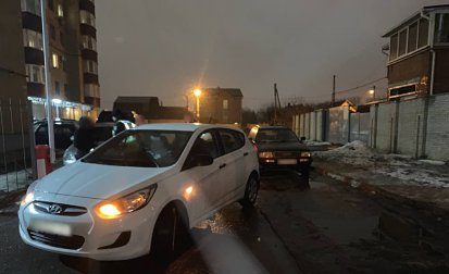 В Сумах на пустой дороге столкнулись Audi и Hyundai (ФОТО)