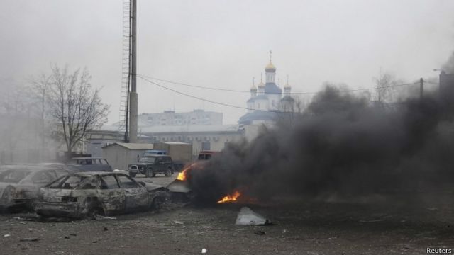 В Мариуполь не могут доставить гуманитарную помощь: под Запорожьем идут бои