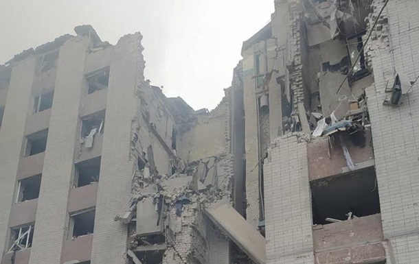 Мэр Чернигова заявил, что город полностью разрушен