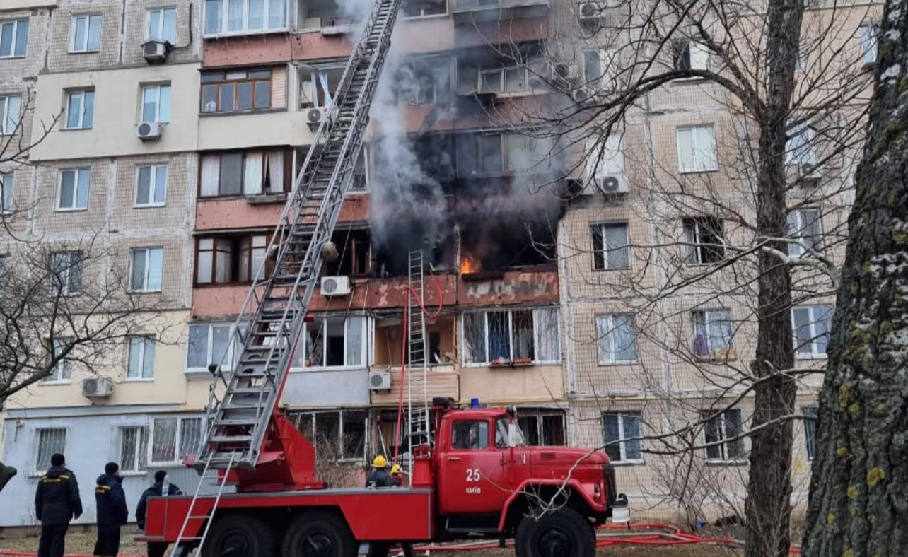 Киев, Ровно и Житомирщина ночью попали под обстрел оккупантов: есть жертвы