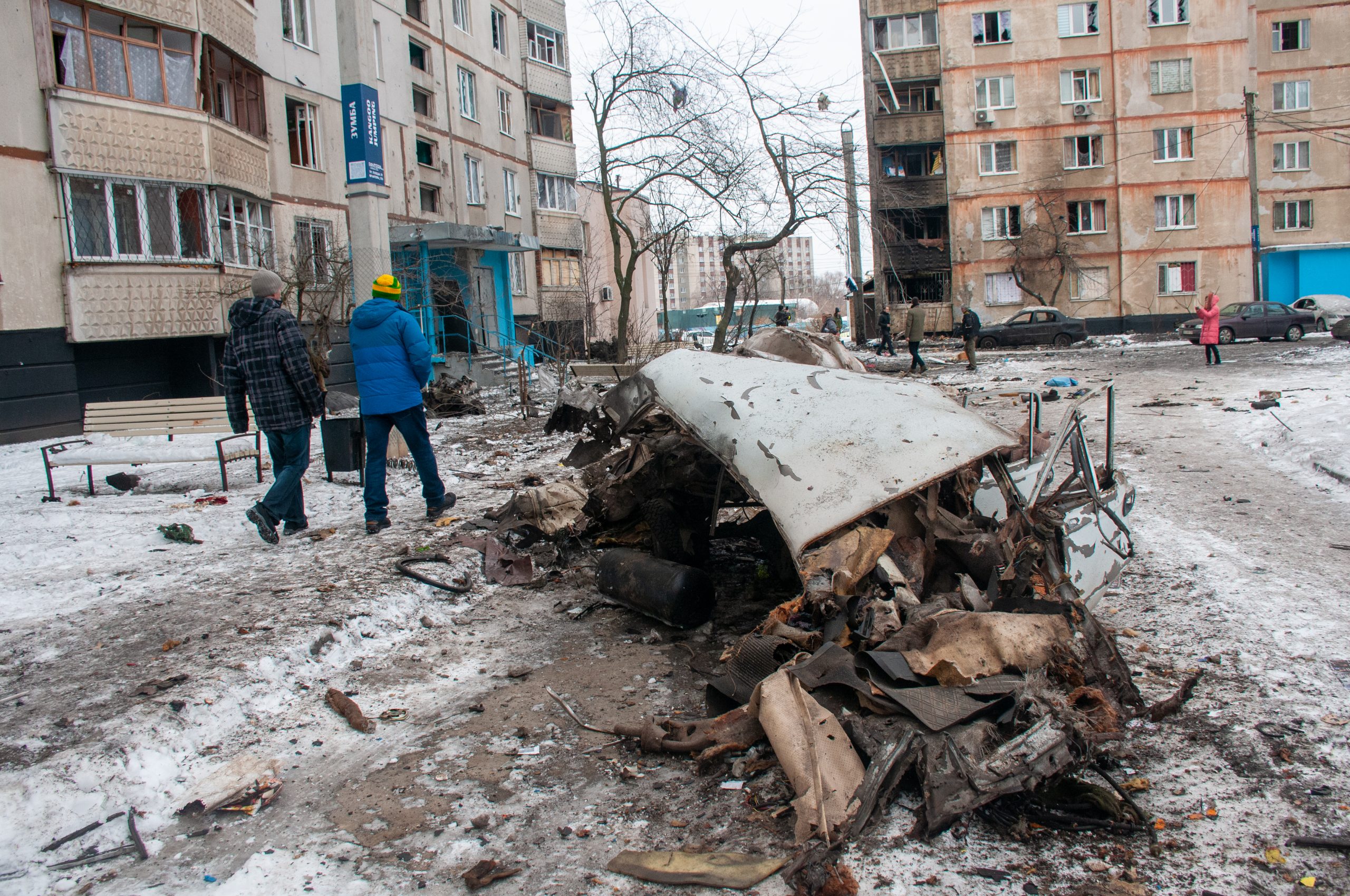 Разгромленная колона и последствия бомбежек: Харьков на 12 день войны