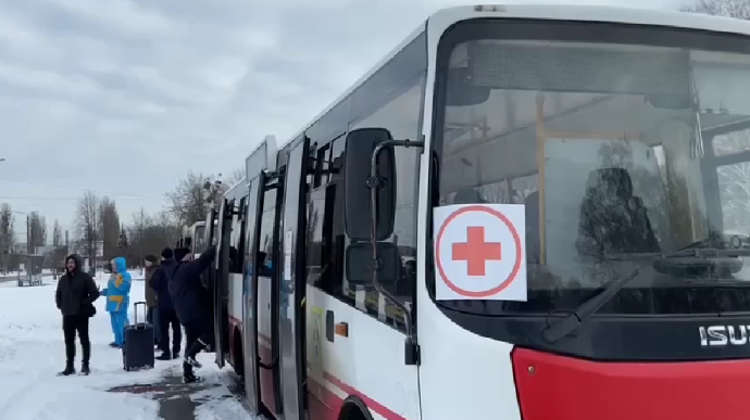 Оккупанты расстреляли колонну мирных граждан под Киевом: семь погибших