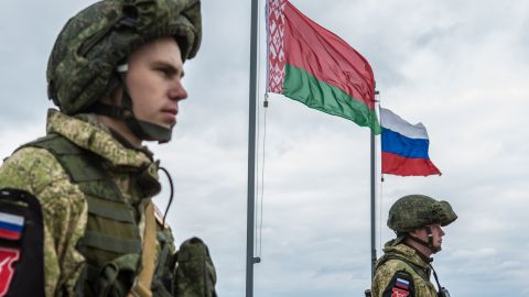 В Беларуси мужчины массово выезжают за границу из-за страха отправиться в Украину