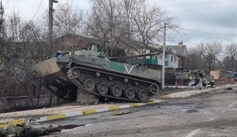 Украинская разведка уничтожила в Гостомеле боевые машины армии РФ (ФОТО)