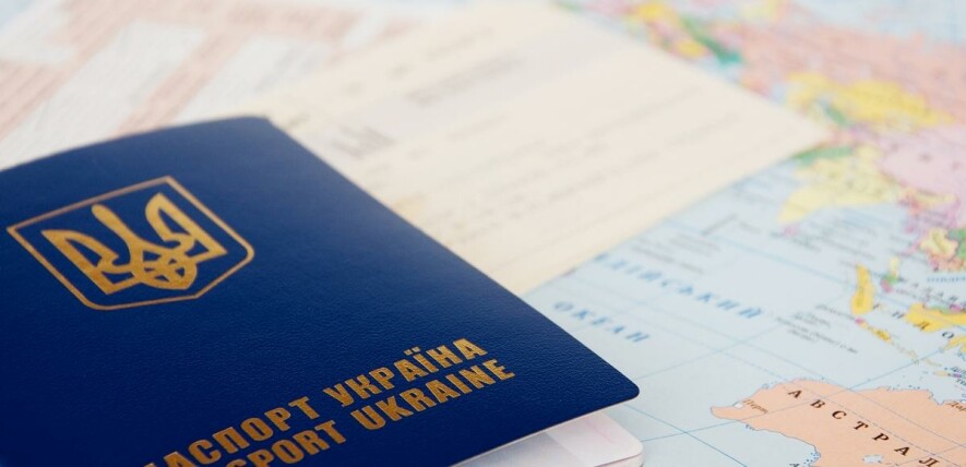 Украинцы будут одновременно получать внутренний и заграничный паспорта