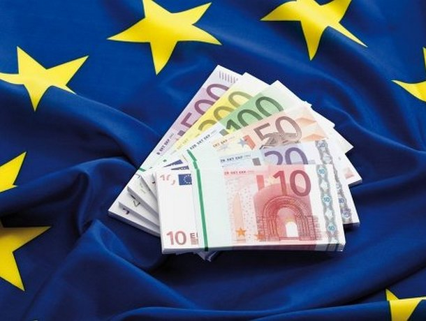 ЕС одобрил 600 миллионов евро следующего транша макрофинансовой помощи Украины – Bloomberg