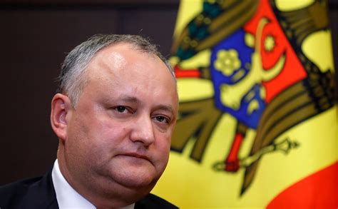 У экс-президента Молдовы Додона идут обыски