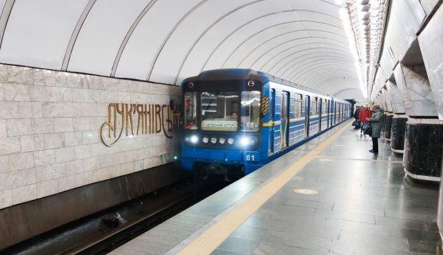 В Киеве возобновило работу метро, отопление есть у половины киевлян &#8212; Кличко
