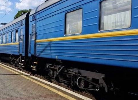 В Запорожской области из-за обстрелов изменено движение поездов