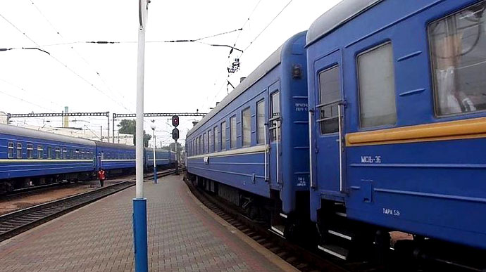 &#171;Укрзализныця&#187; сообщает о задержках поездов в результате обстрелов и отключения света