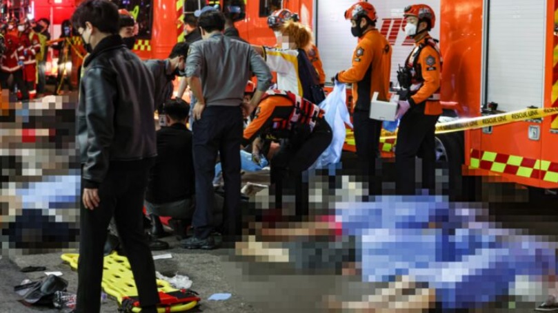 На празднике Хэллоуин в Сеуле возникла давка: 146 погибших