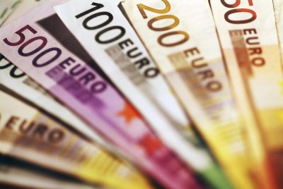 На Тернопольщине у мужчины конфисковали 10 евро, потому что он обменял их не в банке