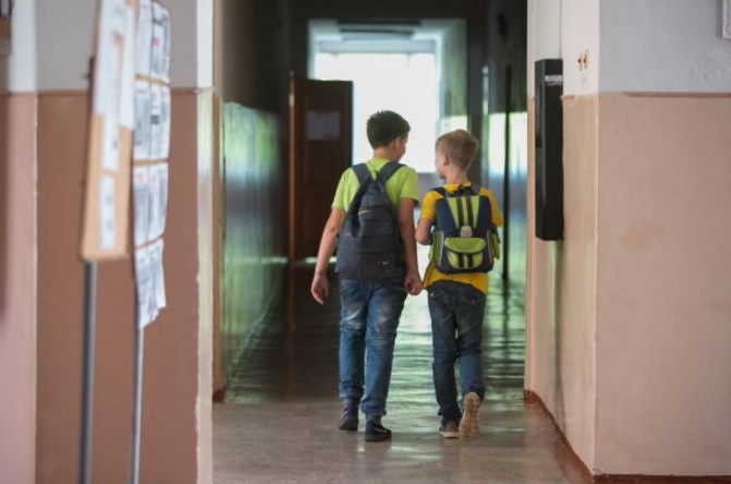 В 2023 году в некоторых областях в украинских школах не будет осенних каникул