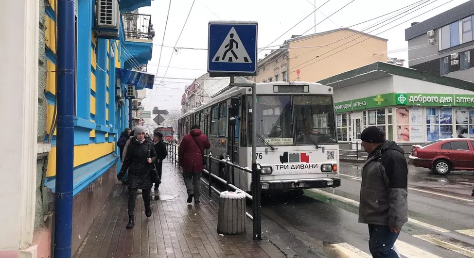 В Тернополе из-за отключения света и аварии на линии остановились троллейбусы