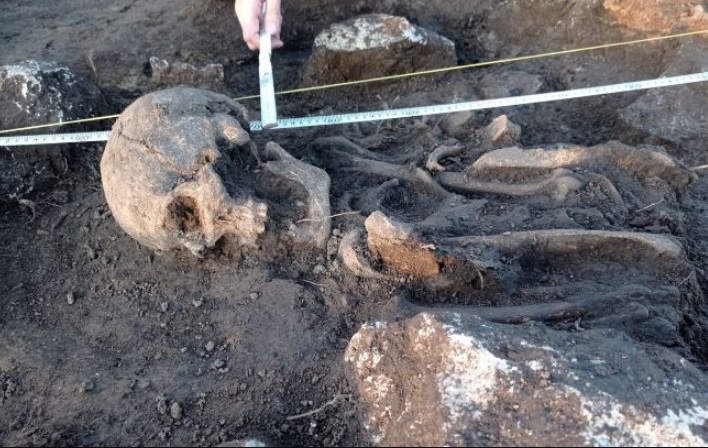Тернопольчанка в огороде нашла древнее захоронение, которому больше 2,5 тысячи лет 