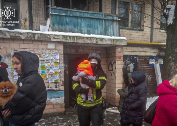 В Киеве произошел пожар в квартире, где были дети