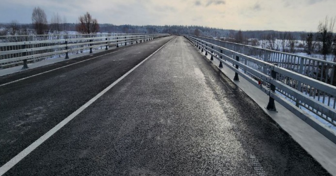 Возобновлено движение транспорта по восстановленному мосту на &#171;Варшавке&#187; в Житомирской области