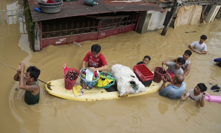 Не менее 13 погибших, 23 человека пропали без вести: на Филиппинах &#8212; мощное наводнение