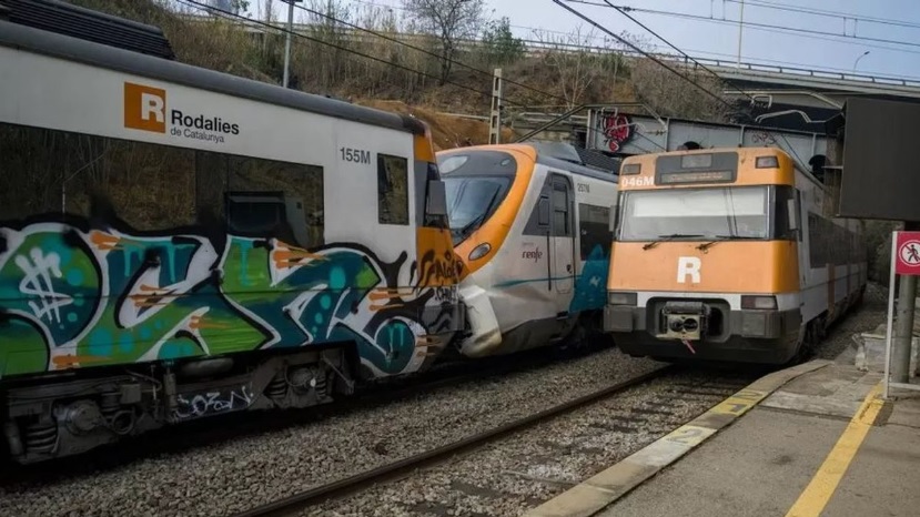 Неподалеку от Барселоны на железной дороге &#8212; авария: столкнулись 2 поезда, более 150 пострадавших