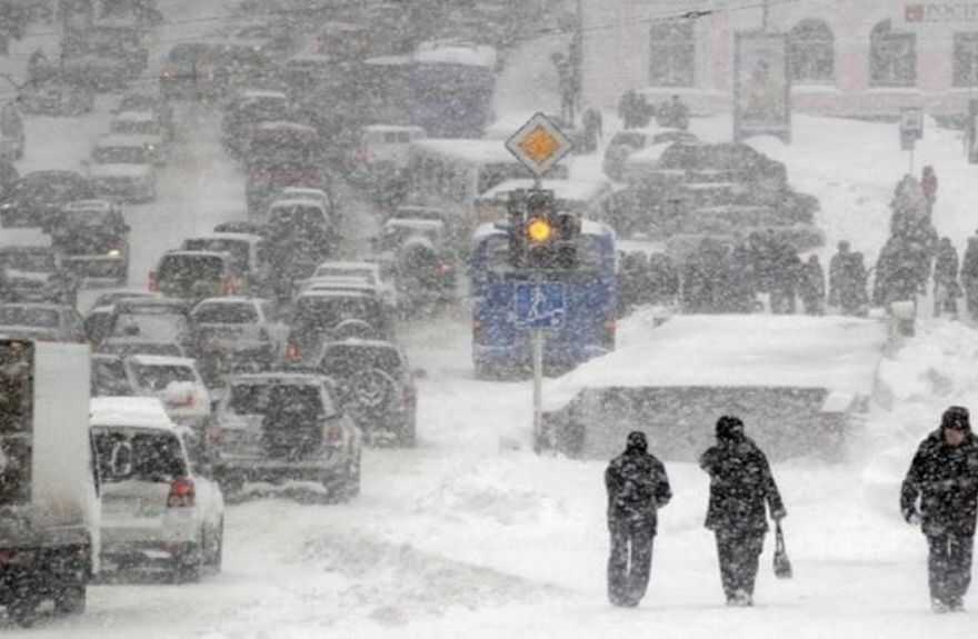 Зима не уходит: в ближайшие 2 дня в Украине ожидаются морозы, снег, дождь, гололед