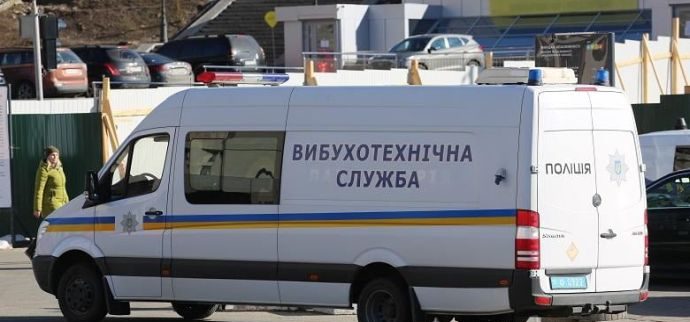 В Чернигове полиция проверяет информацию о минировании школ