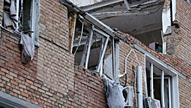 РФ обстреляла Очаковскую общину: ранен человек, поврежден жилой дом