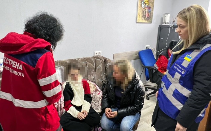 Киевлянин избил дочь-школьницу за &#171;плохое поведение&#187;: девочка в больнице, открыто уголовное производство