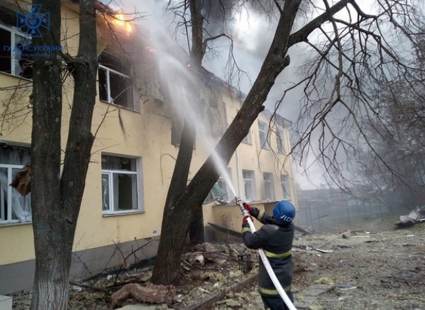 Не менее 5 раненых, 2 погибших: РФ атаковала авиабомбами населенные пункты Харьковской области