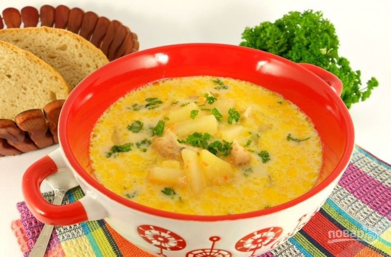 Питательный суп с остатками запеченной курицы на скорую руку: что приготовить утром 1 января
