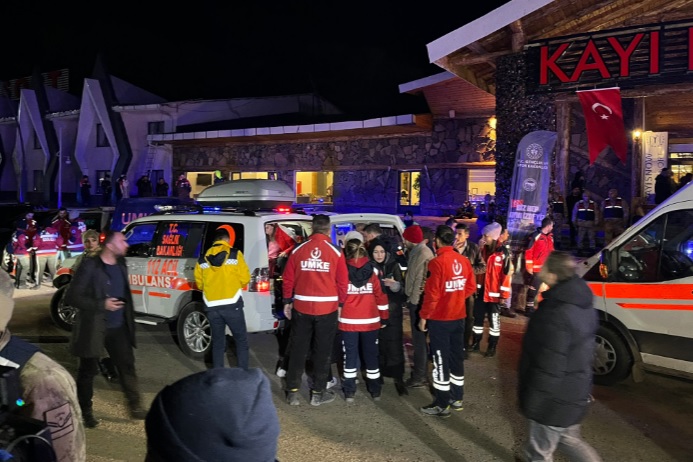 Не менее 32 пострадавших: в турецком отеле на людей рухнул потолок