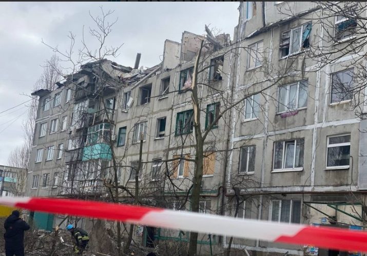 Под ракетный обстрел РФ попал жилой дом в Покровске: 1 человек погиб, 12 ранены