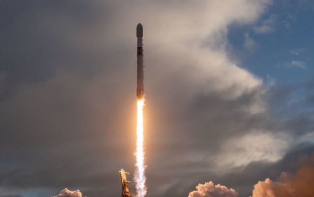 Ракета SpaceX стартовала на орбиту со спутниками системы предупреждения о ракетном нападении США