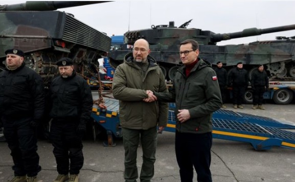 Польша доставила в Украину танки Leopard 2: появились снимки боевых машин