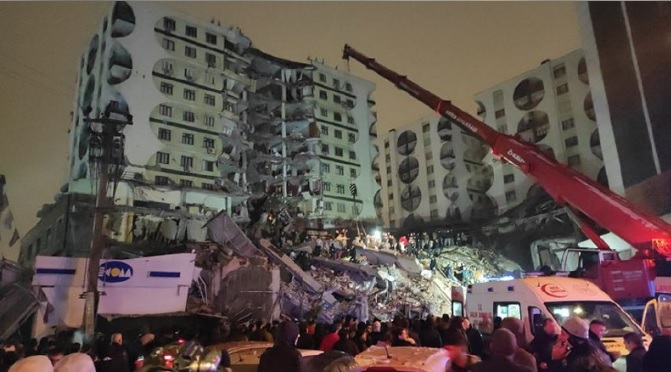 В Турции и Сирии произошло землетрясение, обрушились здания: более 280 погибших, более 2300 пострадавших