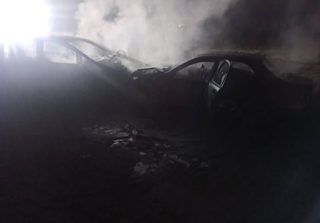 Под Киевом &#8212; лобовое ДТП: столкнулись Volkswagen и Daewoo Lanos, автомобили сгорели