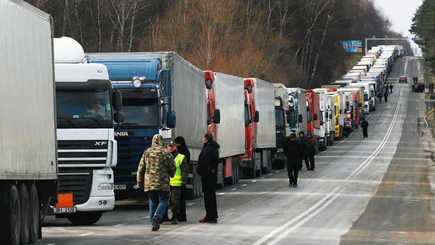 Блокировка границы с Украиной: польский бизнес теряет сотни миллионов долларов