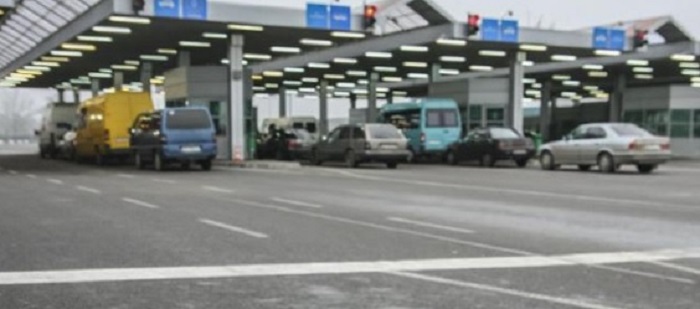 На границе Украины в направлении выезда образовались очереди из авто: подробно