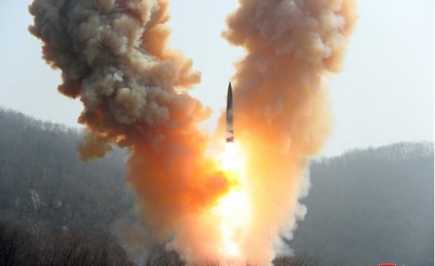 КНДР провела пуск ракеты с симуляцией ядерной контратаки против США и Южной Кореи