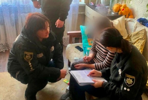 Отец совершал физическое насилие: 9-летняя девочка в Киевской области просила защиты у полиции