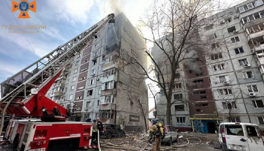 В Запорожье уже больше 30 пострадавших в результате ракетного удара россиян по многоэтажкам