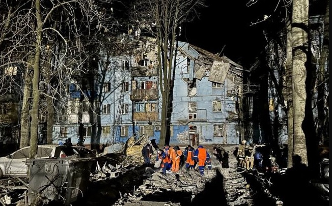 В Запорожье завершили разбор завалов в доме, разрушенного ракетой РФ